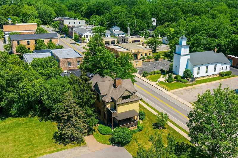 Local Residential Trim Installation in Clarkston, MI