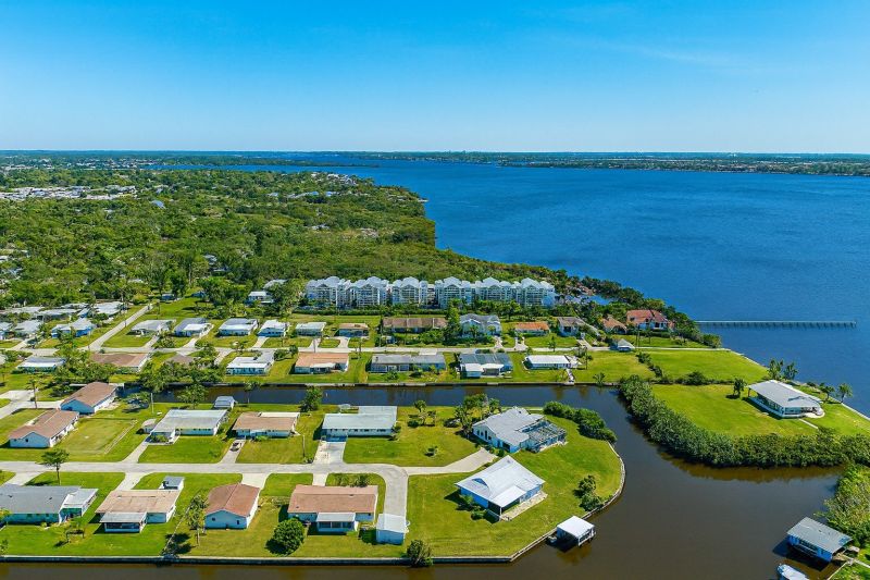 Local Trim Carpentry in Ellenton, FL